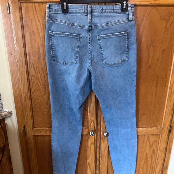 Universal Thread High Rise Skinny jeans - Picture 6 of 8